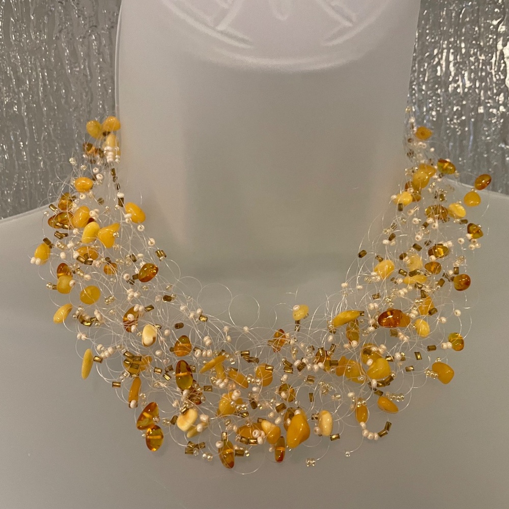 VINTAGE AMBER FLOATING NECKLACE , NWOT - Picture 3 of 6